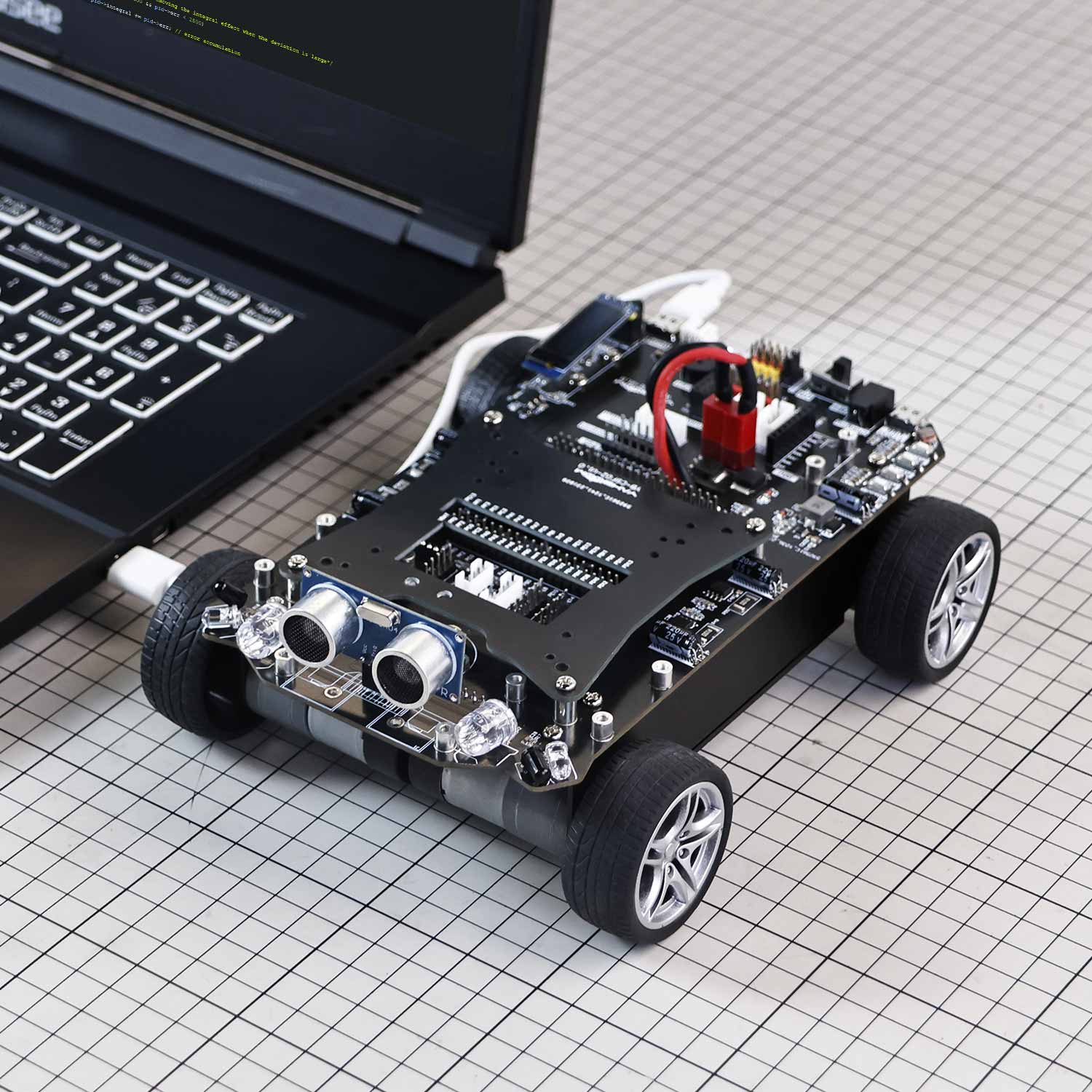Voiture intelligente STM32 avec carte de développement multifonctionnelle